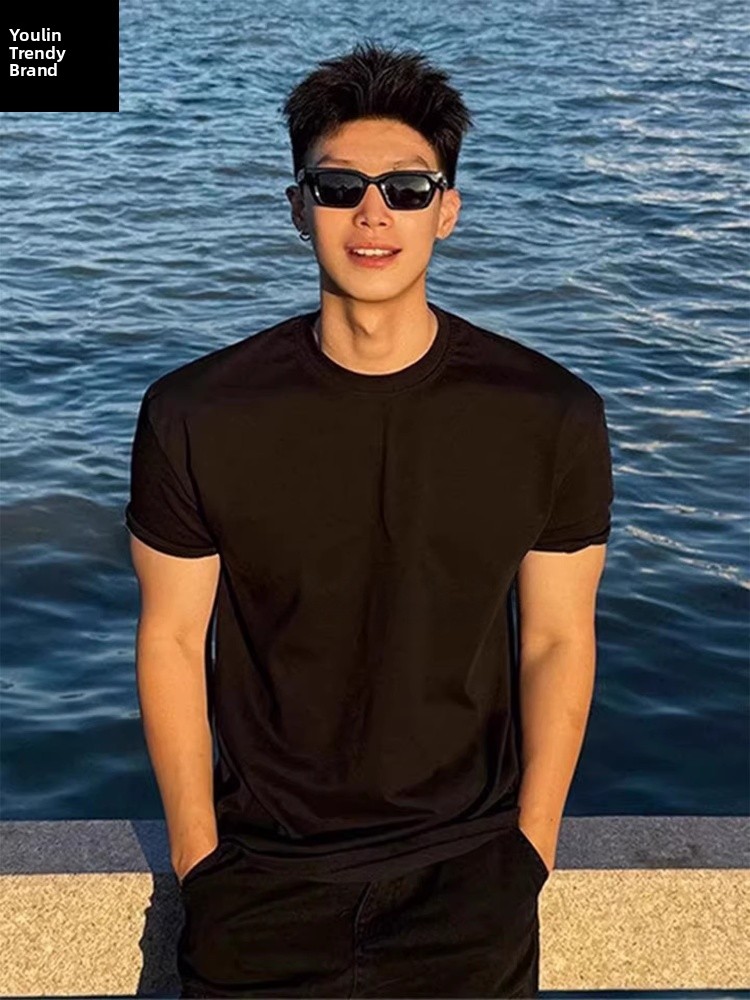 Streetwear Brand Photography - Cleanfit zwart slim fit heren T-shirt
