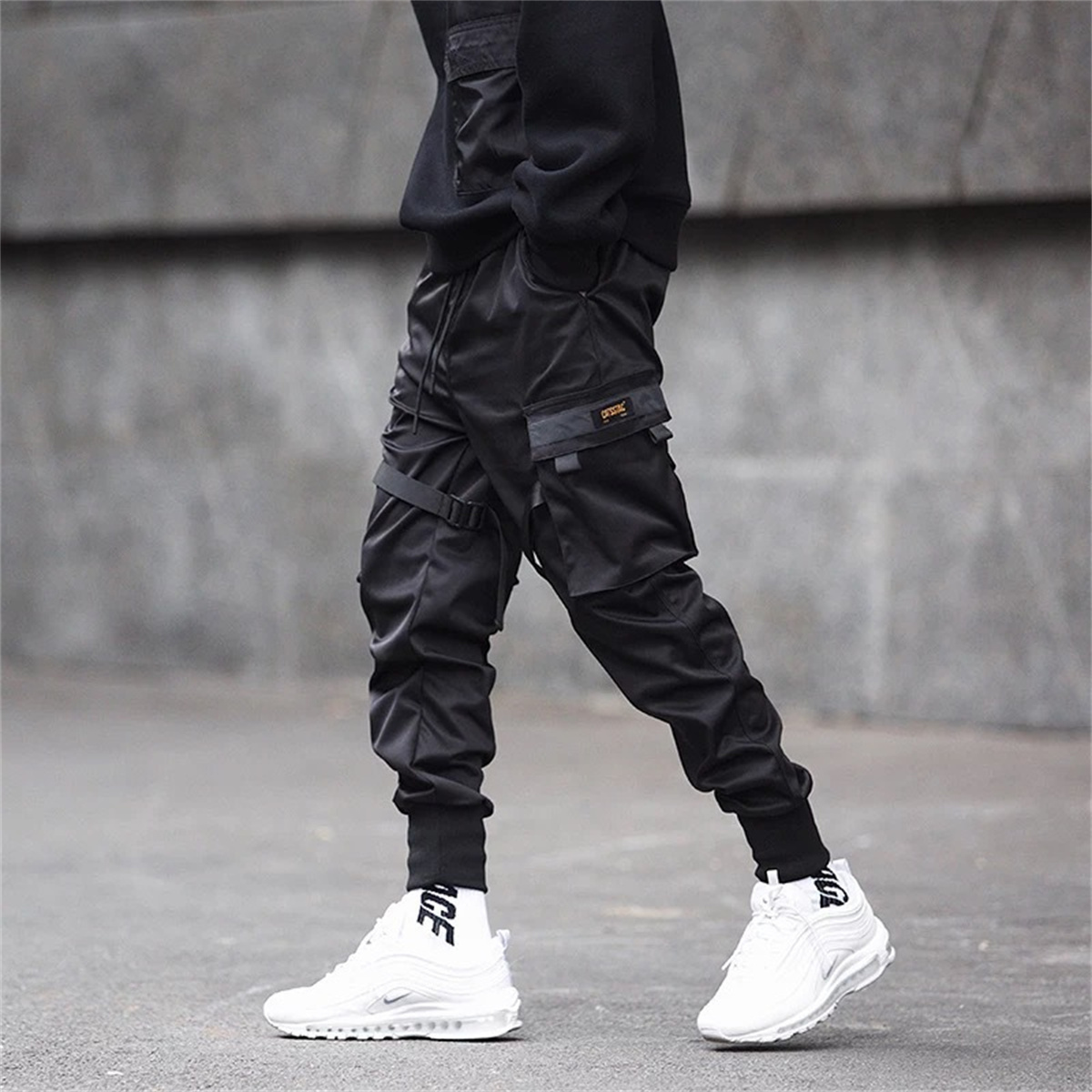 Zwarte Hiphop Cargo Broek Zome - Streetwear Brand recensie en prijs